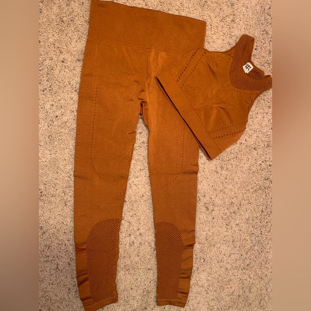 Joy Lab rust workout set